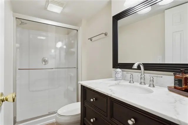 821 Arbordale Lane gallery image 43