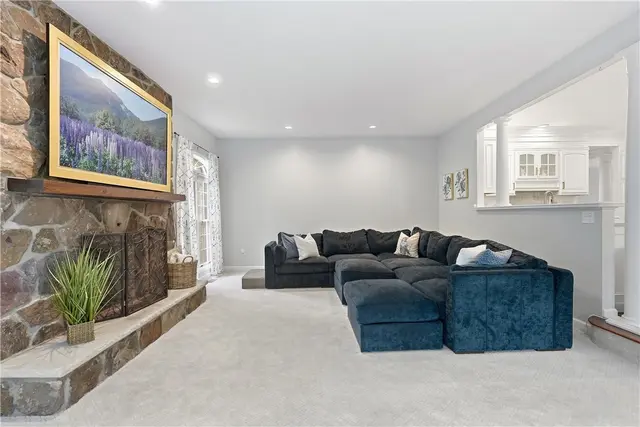 821 Arbordale Lane gallery image 48