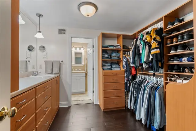 8214 Brittany Ct gallery image 9