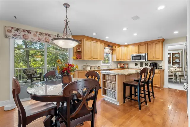 8214 Brittany Ct gallery image 17