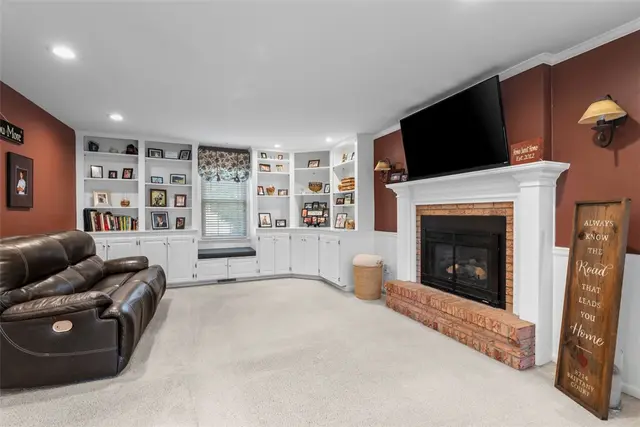 8214 Brittany Ct gallery image 27