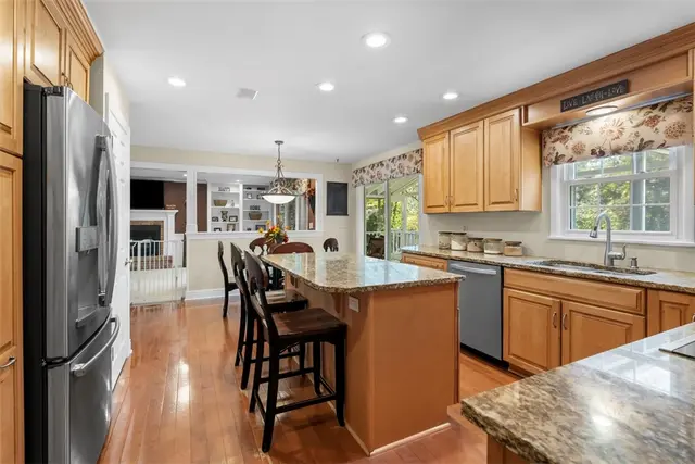 8214 Brittany Ct gallery image 33