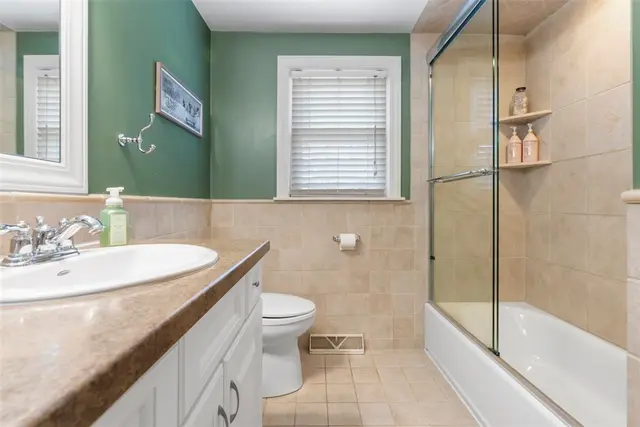 8214 Brittany Ct gallery image 40