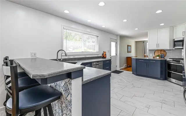 8220 Post Rd gallery image 8