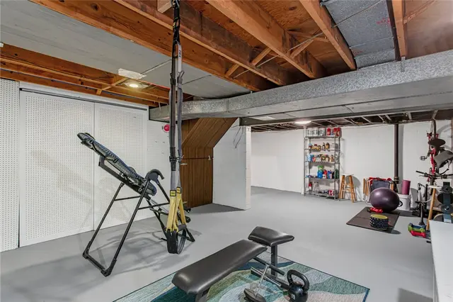 8220 Post Rd gallery image 12