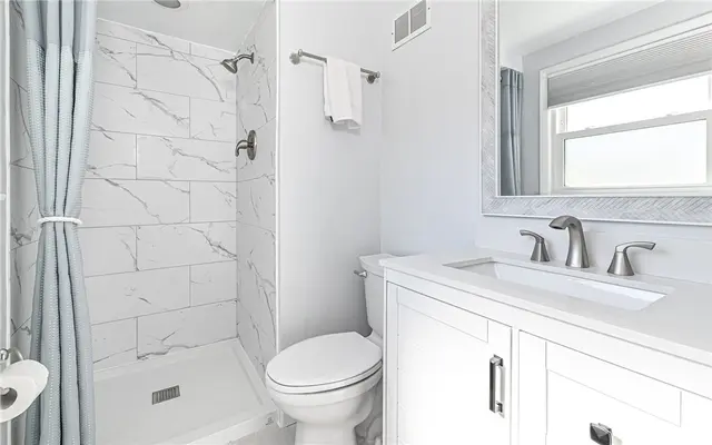 8220 Post Rd gallery image 15