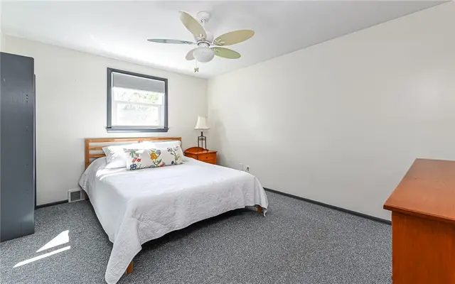 8220 Post Rd gallery image 21