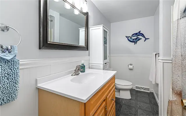 8220 Post Rd gallery image 29