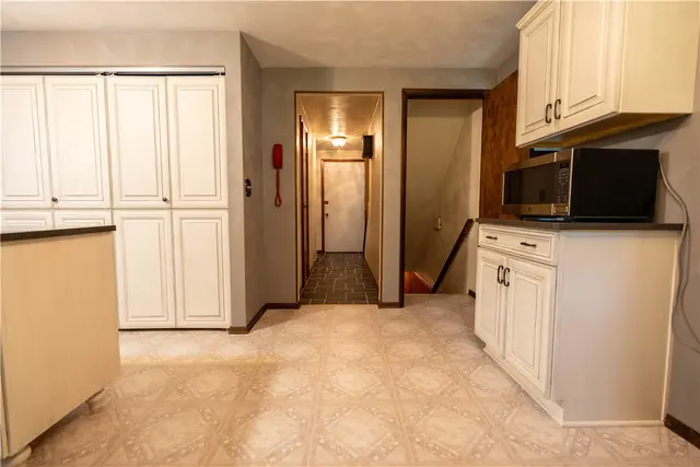 8229 E Van Buren Dr gallery image 9