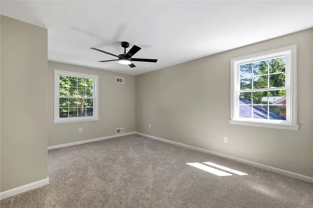 8241 Thompson Run gallery image 7