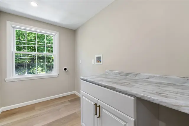 8241 Thompson Run gallery image 30