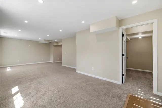 8241 Thompson Run gallery image 41