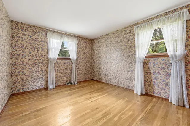 8244 Coach COURT gallery image 16