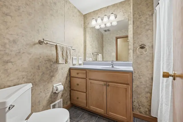 8244 Coach COURT gallery image 32