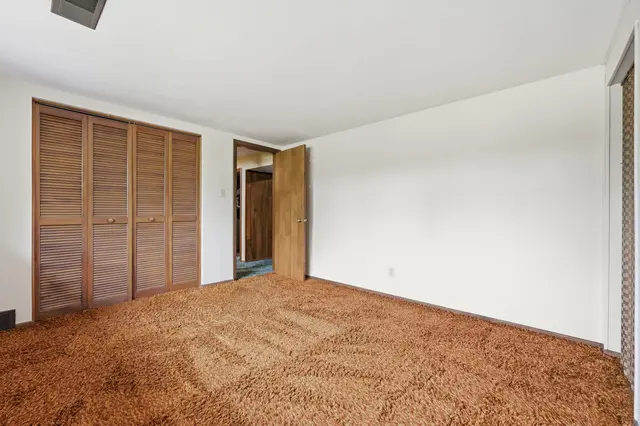 8244 Coach COURT gallery image 35