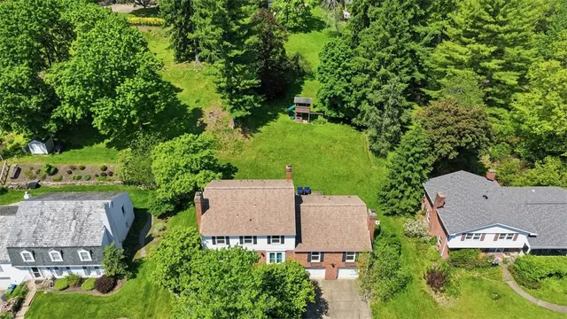8273 Brittany Pl gallery image 27