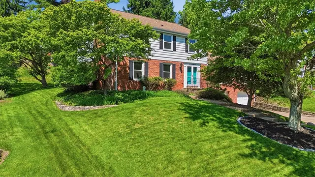 8273 Brittany Pl