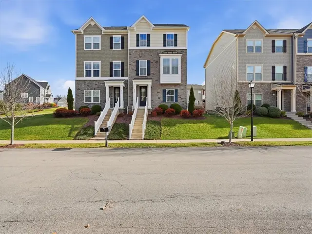 828 Oneida Cir gallery image 20
