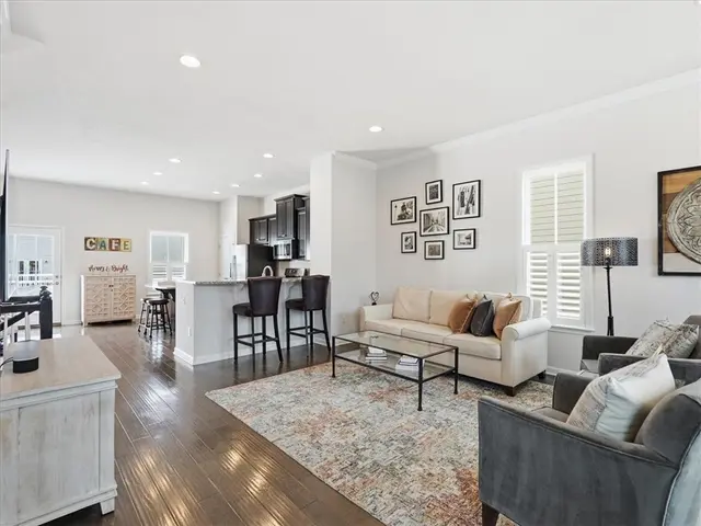 828 Oneida Cir gallery image 21