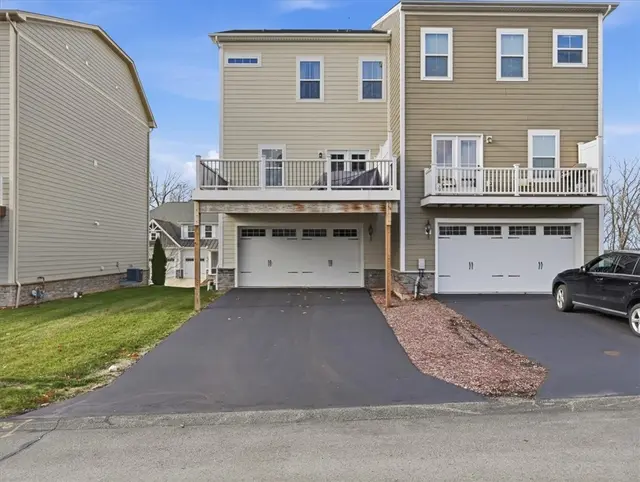 828 Oneida Cir gallery image 24