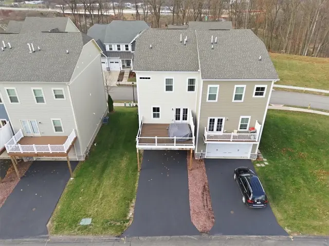 828 Oneida Cir gallery image 25