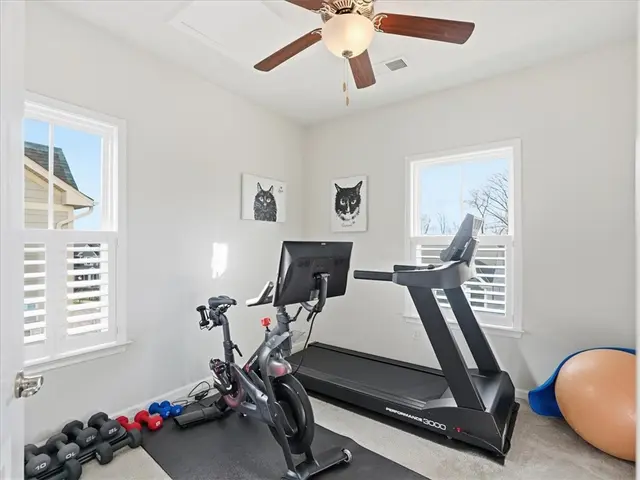 828 Oneida Cir gallery image 26