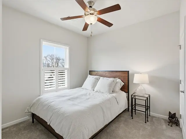 828 Oneida Cir gallery image 28