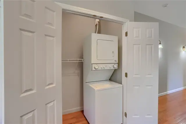 828 Village Dr gallery image 3