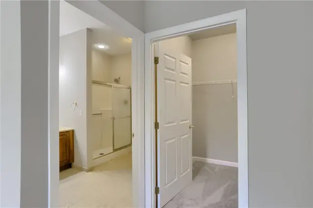 828 Village Dr gallery image 8