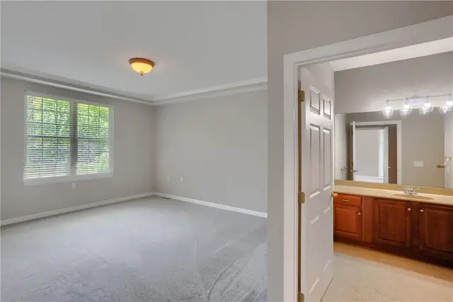 828 Village Dr gallery image 14
