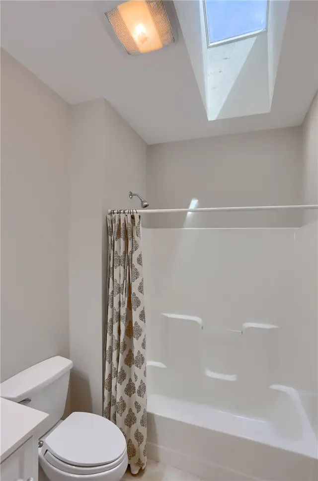 828 Village Dr gallery image 34