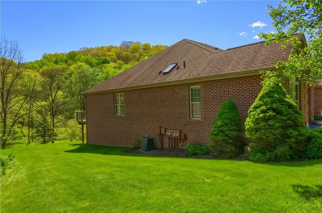 828 Village Dr gallery image 35