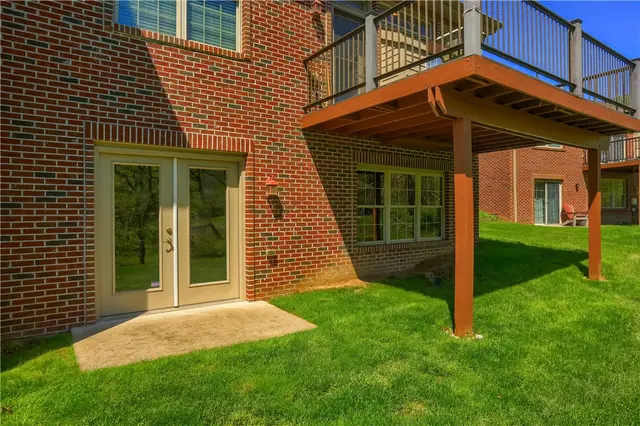 828 Village Dr gallery image 42