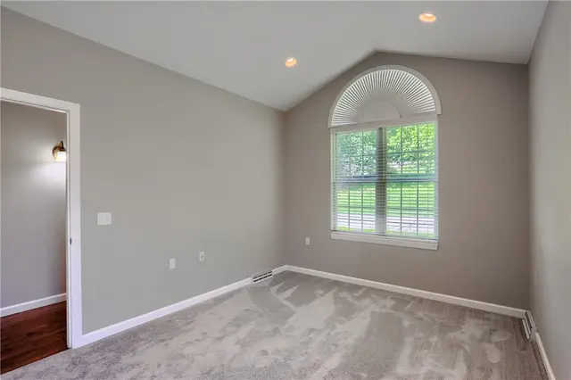 828 Village Dr gallery image 47