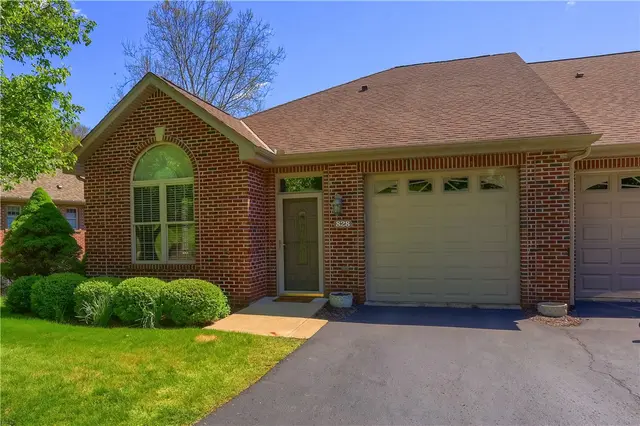 828 Village Dr