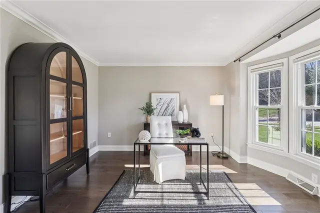 8300 Reagan Dr gallery image 4