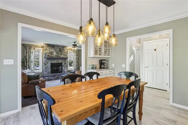 8300 Reagan Dr gallery image 11