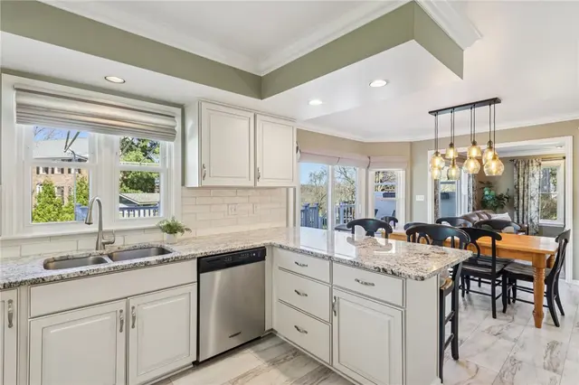 8300 Reagan Dr gallery image 12