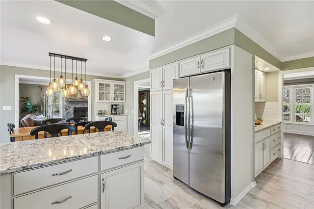 8300 Reagan Dr gallery image 15