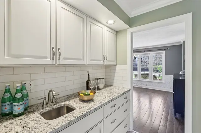 8300 Reagan Dr gallery image 16