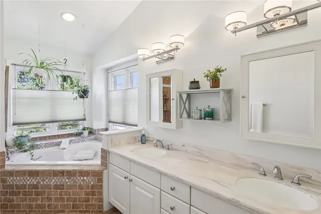 8300 Reagan Dr gallery image 23