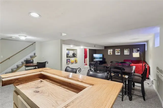 8300 Reagan Dr gallery image 31