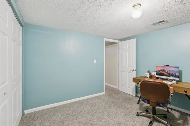 8300 Reagan Dr gallery image 32