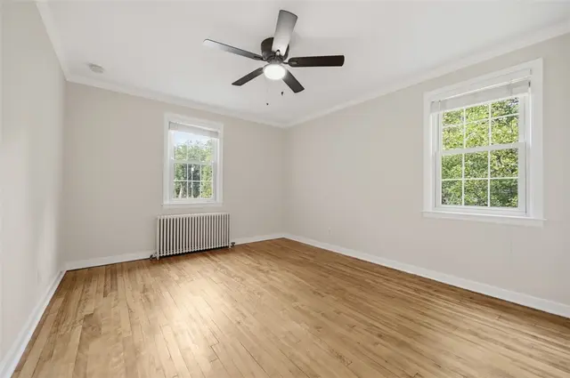 832 Thorn St 14 gallery image 7