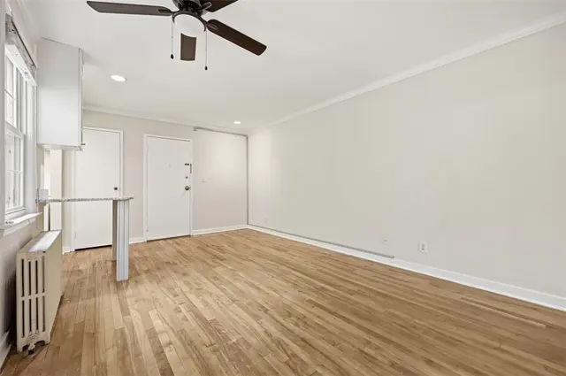 832 Thorn St 14 gallery image 10
