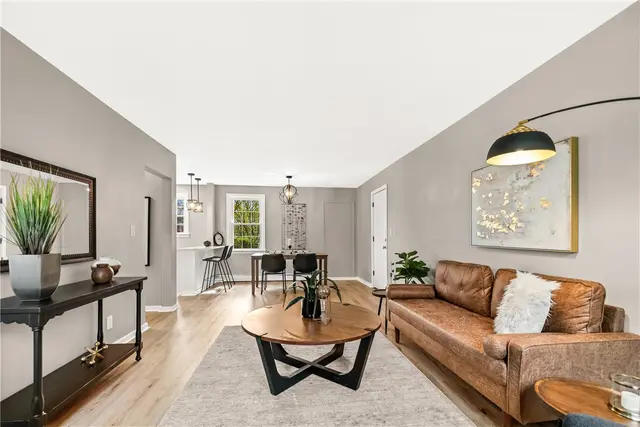 834 Thorn St 17 gallery image 9