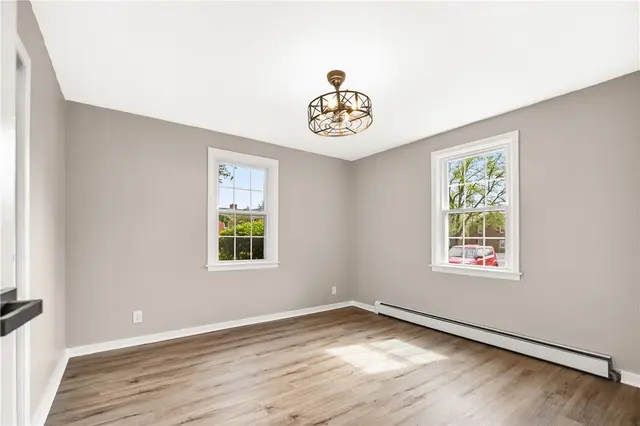 834 Thorn St 17 gallery image 24