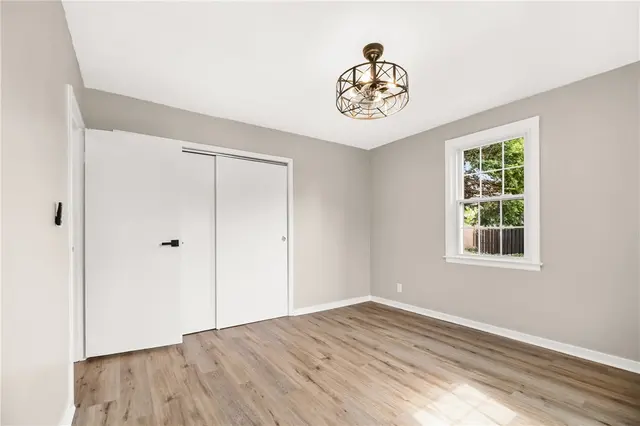 834 Thorn St 17 gallery image 32