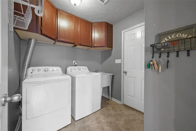 8343 Lost Valley Dr gallery image 22
