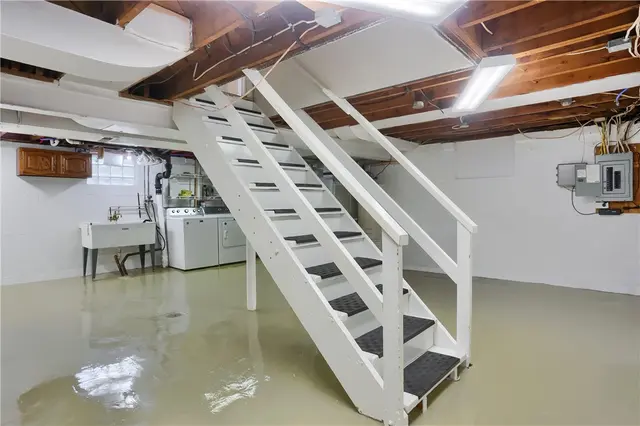 836 Harmony Rd gallery image 6
